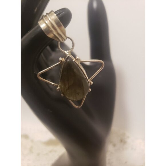 Dark Labradorite Vintage Teardrop Pendant Hand Crafted Un Marked Silver - Picture 9 of 10